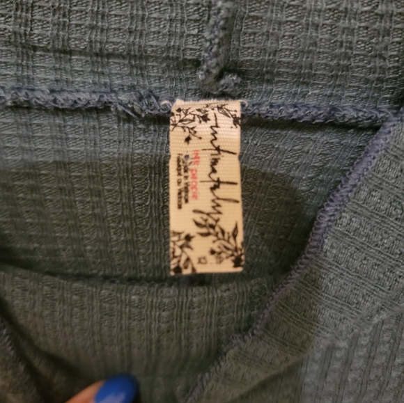 FREE PEOPLE Turtleneck - Picture 2 of 2